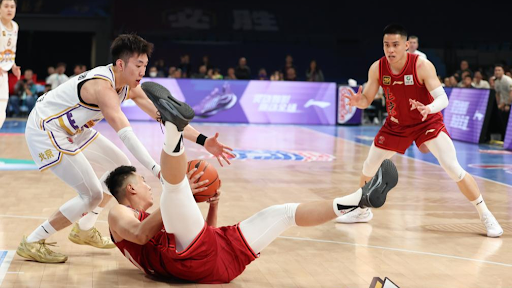 豪门悲喜夜：维拉2-1绝杀阿森纳 曼城3-0落后枪手2分 切尔西3轮不胜